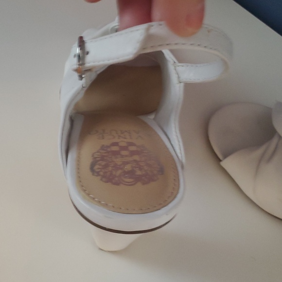 Vince Camuto Kattie White Leather Pumps Size 8.5 Classic Heels, Minor Heel Wear - Picture 13 of 14